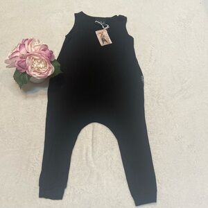 MOMPER ROMPER Girls Size 4T One Piece Black Romper NWT